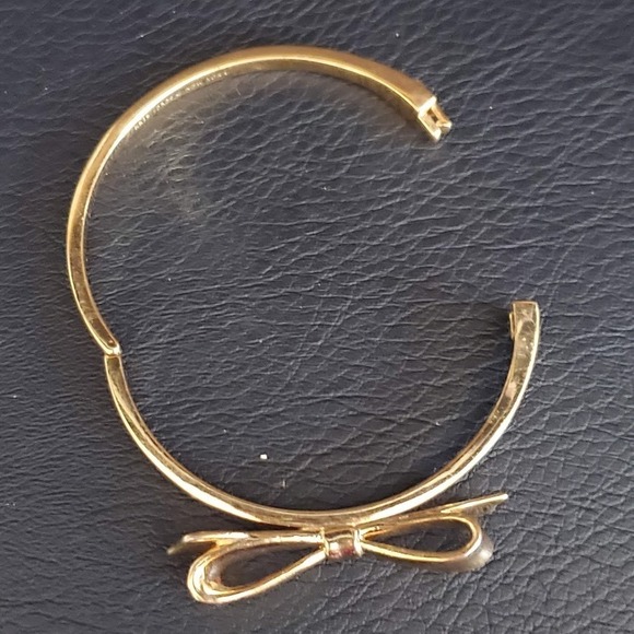 Kate Spade Gold Plated Love Notes Hinged Bangle Bracelet Signed Locking Clasp - Picture 4 of 9